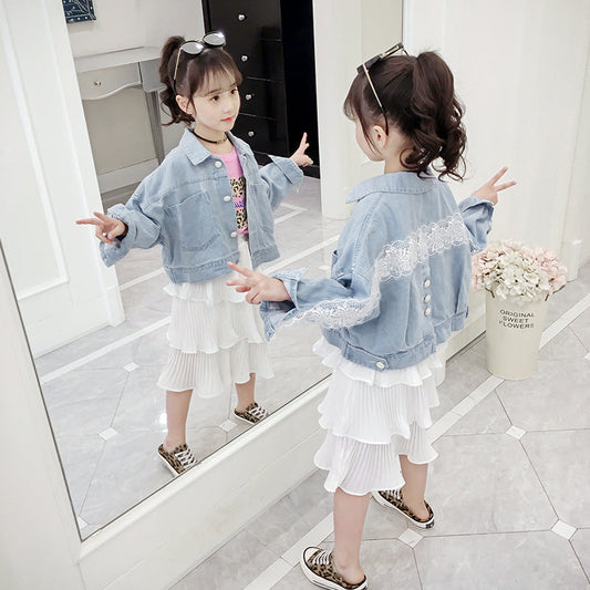 Girls denim jacket 2024 new spring clothes for small children, medium and large children, fashionable lace short cardigan jacket tops