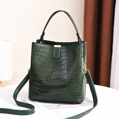 Bags 2024 autumn and winter new bags women's fashion bucket women's bag crossbody shoulder handbag one piece 