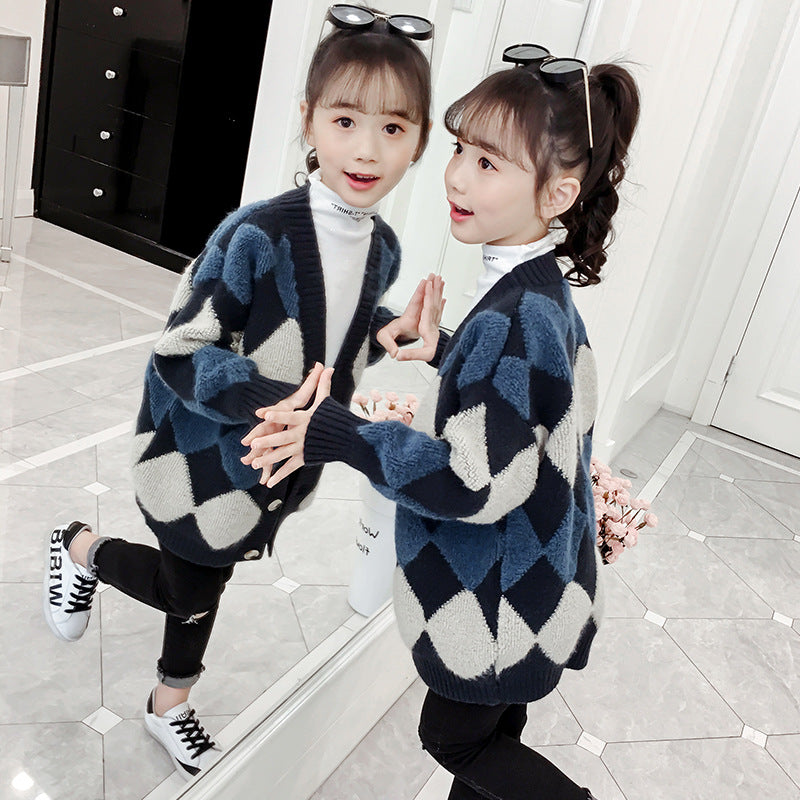 Girls cardigan sweater new winter spring autumn middle and large children's lengthened thickened diamond plaid knitted sweater coat girl trend