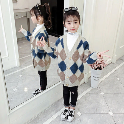 Girls cardigan sweater new winter spring autumn middle and large children's lengthened thickened diamond plaid knitted sweater coat girl trend