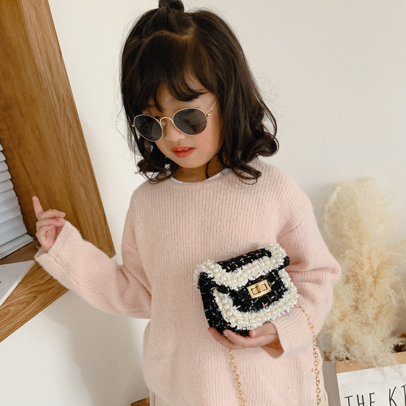 Manufacturers wholesale new children's bags Korean style fashion pearl messenger bag princess style winter accessories bag