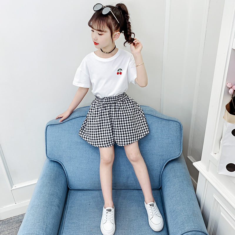 Girls suit 2024 new summer short-sleeved shorts stylish girls children's tops hot pants two-piece suit