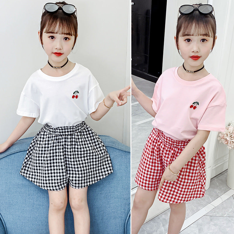 Girls suit 2024 new summer short-sleeved shorts stylish girls children's tops hot pants two-piece suit