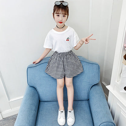 Girls suit 2024 new summer short-sleeved shorts stylish girls children's tops hot pants two-piece suit