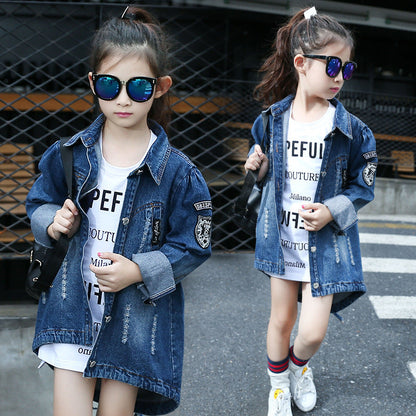 Girls denim jacket 2024 new spring and autumn middle and large children's fashion cardigan jacket Korean version of medium and long denim clothing trend