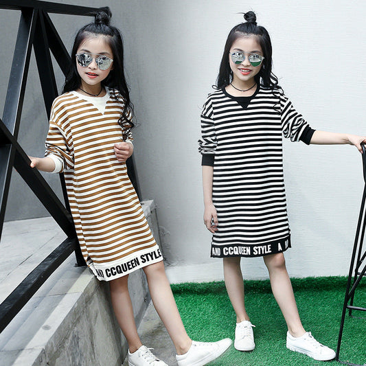 Girls long-sleeved T-shirt 2024 new spring and autumn striped bottoming top for middle and large children, fashionable children's mid-length sweatshirt