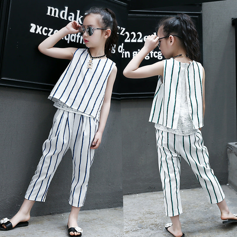 Girls suits 2024 new summer clothes fashionable and stylish children's tops and shorts loose casual two-piece suits