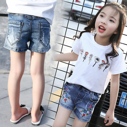 Girls denim shorts 2024 new summer wear children's hot pants half pants five-point fashionable jeans