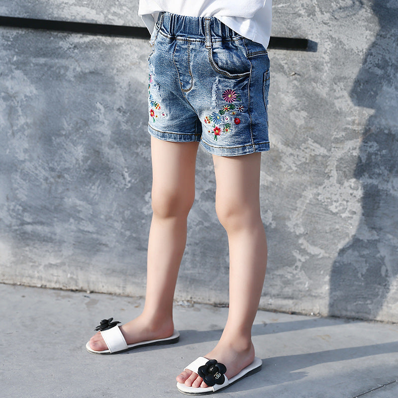 Girls denim shorts 2024 new summer wear children's hot pants half pants five-point fashionable jeans