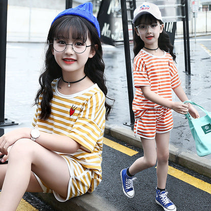 Girls suits 2024 new summer clothes fashionable and stylish children's tops and shorts loose casual two-piece suits