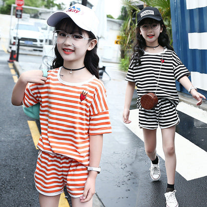 Girls suits 2024 new summer clothes fashionable and stylish children's tops and shorts loose casual two-piece suits