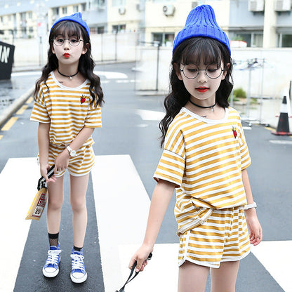 Girls suits 2024 new summer clothes fashionable and stylish children's tops and shorts loose casual two-piece suits