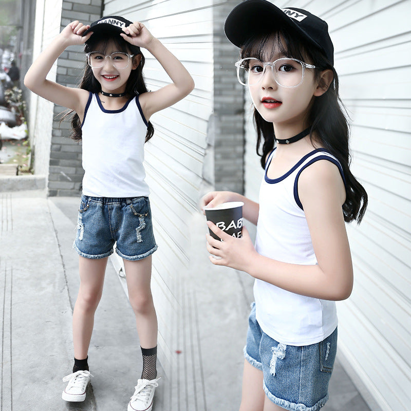 Girls vest 2024 new summer style sleeveless T-shirt for little girls, small children, medium and large children, outer wear suspender shirt trendy