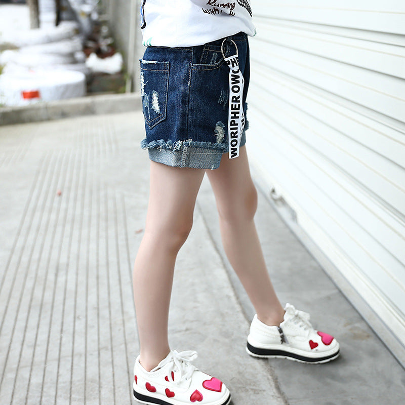 Girls denim shorts 2024 new summer wear children's hot pants half pants five-point fashionable jeans