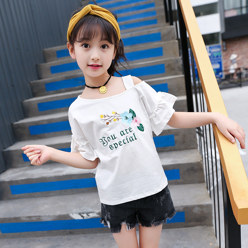 Girls short-sleeved T-shirt 2024 new summer tops for middle and large children's stylish children's T-shirt cotton half-sleeved off-shoulder shirt