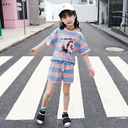 Girls suits 2024 new summer clothes fashionable and stylish children's tops and shorts loose casual two-piece suits