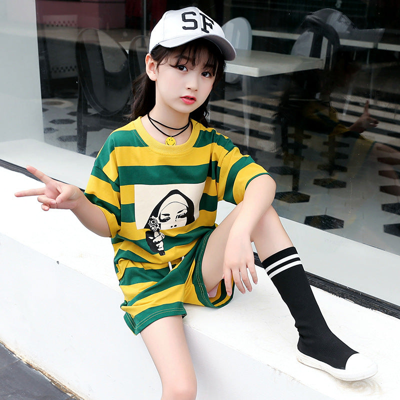 Girls suits 2024 new summer clothes fashionable and stylish children's tops and shorts loose casual two-piece suits