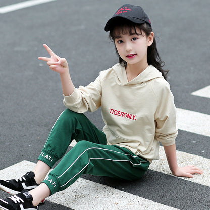 Girls suit 2024 new spring long-sleeved middle and large children's stylish hooded sweatshirt casual embroidered letter pullover