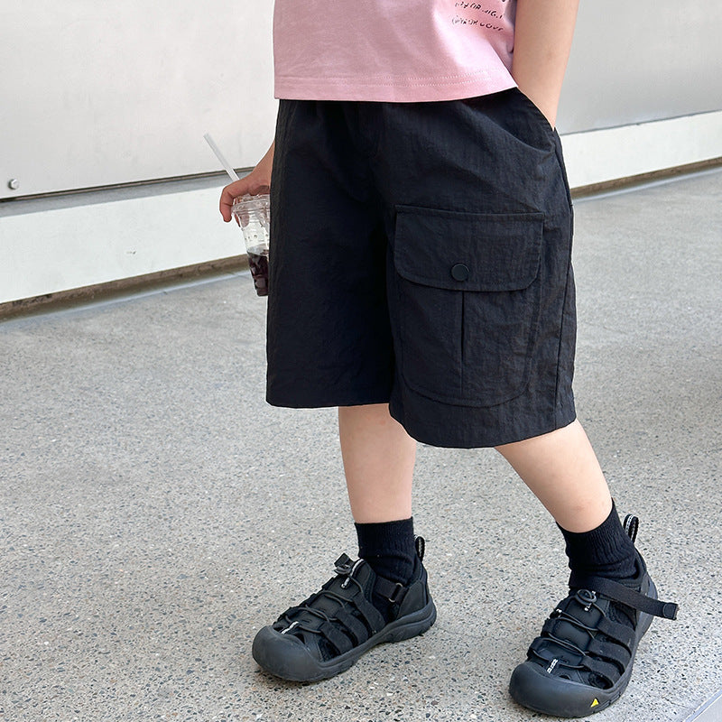 Amo Beibei Boys 2024 Summer Nylon Wrinkled Shorts Baby Handsome Button Pocket Washed Workwear Shorts