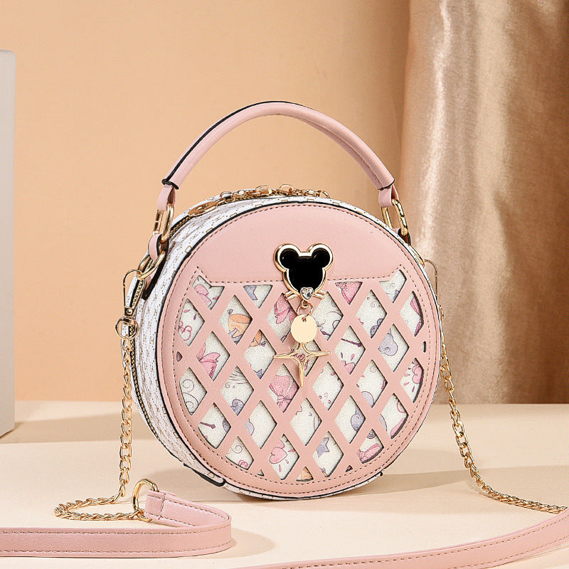 2024 autumn and winter new chain niche contrast color small round bag new hand-held shoulder crossbody bag female one piece dropshipping 