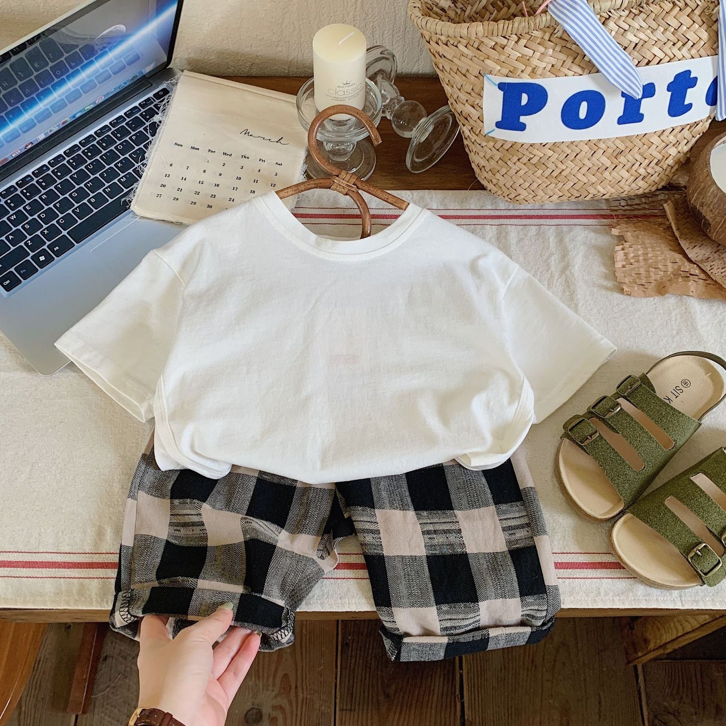 Children's suit 2024 Bangcheng summer boy Korean version loose simple white T + plaid shorts two-piece suit F0218