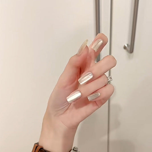 Wearable nail art nail tips Douyin hit white moonlight cat's eye 30 pieces of high-end nail stickers finished product can be removed