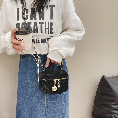 2024 Autumn and Winter New Diamond Children's Bag Fashion Embroidery Small Square Bag Simple Women's Chain Crossbody Bag Wholesale 