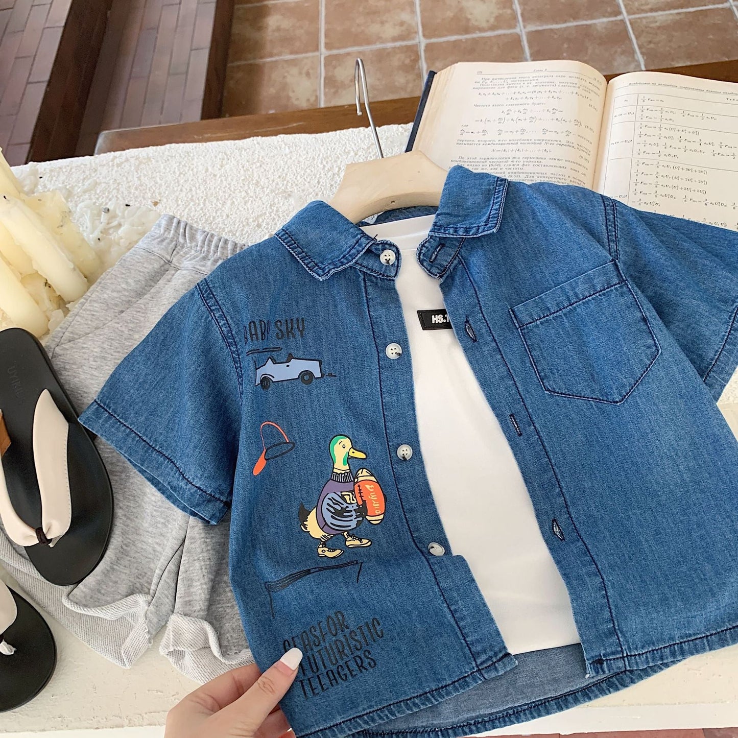 Children's shirt Bangcheng 2024 summer cartoon duck print boy denim shirt children's clothing cardigan trend G0190 