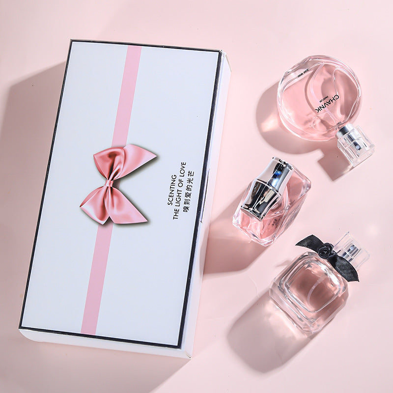 Xiaocheng Yixiang brand Xinyu gift box women's perfume set lasting light fragrance Douyin hot Vietnamese perfume wholesale