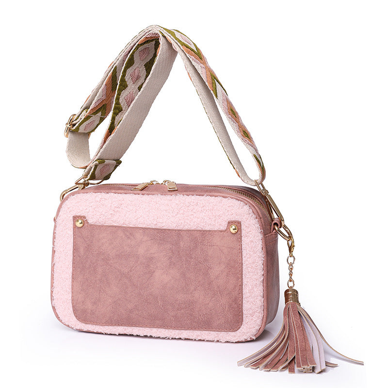 កាបូបនារីម៉ូដ Crossbody Bag ផ្គត់ផ្គង់ឆ្លងព្រំដែន Amazon Small Backpack Plush Material Small Square Bag Wholesale 