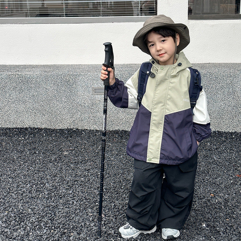 艾摩贝贝儿童外套2024春款男女童拼色冲锋衣宝宝防水户外登山服潮