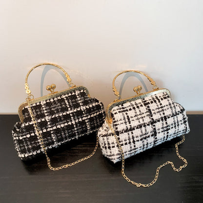 2024 autumn and winter new plaid woven fabric fashion chain trend simple casual shell bag shoulder messenger bag women's bag 