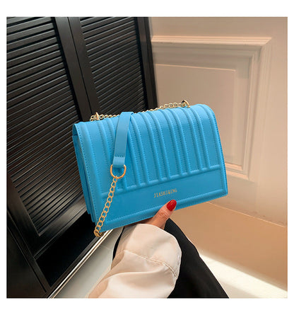 2024 autumn and winter new style bags for women, chain, simple small square bag, casual commuting shoulder bag, fashionable trend messenger bag 