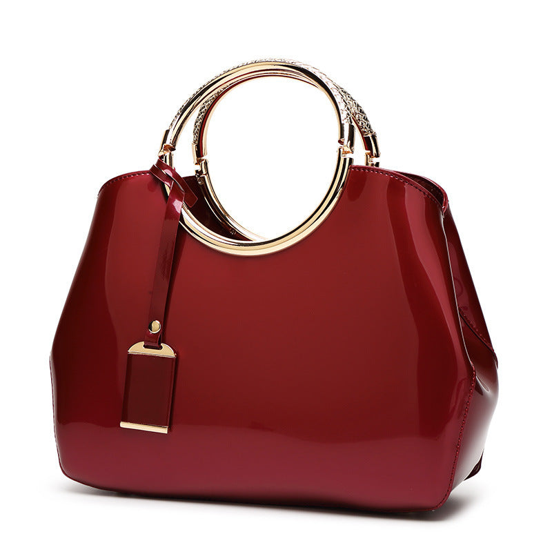 2024 patent leather shiny women's bag bridal wedding bag handbag women's shoulder crossbody shaping bag Guangzhou wholesale 