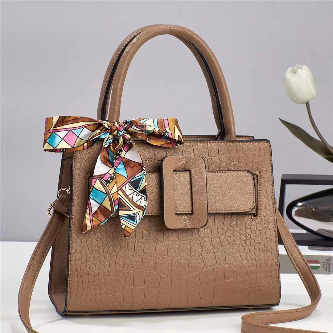 2024 autumn and winter women's bags new fashion large capacity shoulder bag simple atmosphere crocodile pattern messenger bag 