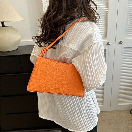 Western-style simple underarm bag women's bag 2024 autumn new fashion trend shoulder bag casual trend small square bag 