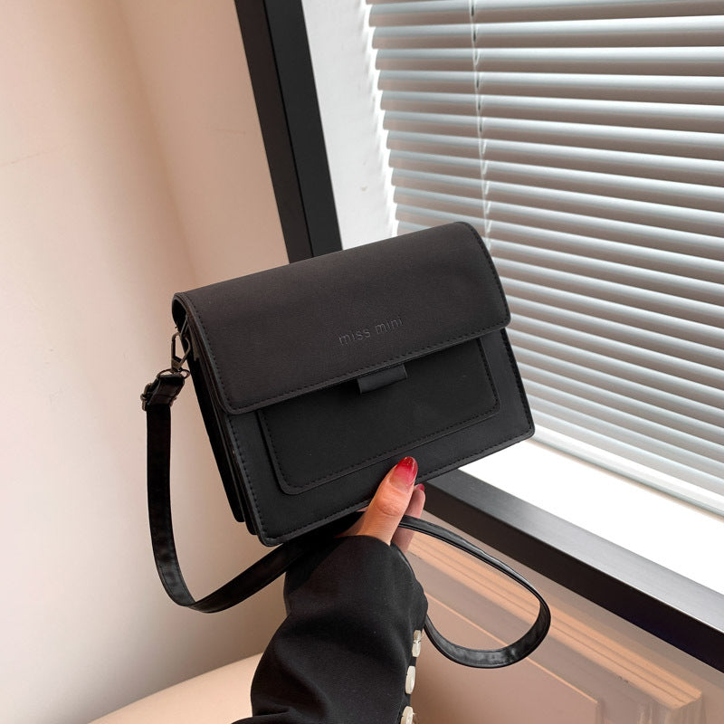 Retro fashion simple temperament small bag 2024 autumn and winter new all-match ins ladies crossbody small square bag female 