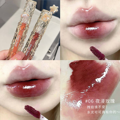 Gege bear crystal clear mirror lip glaze whitens the skin and is not easy to stain the cup. The water mirror autumn and winter red brown lipstick