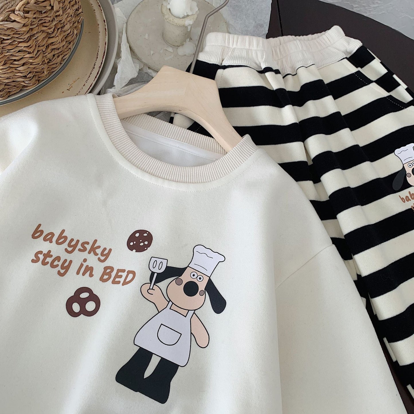 Children's suit Bangcheng 2024 spring new children's clothing cartoon sweatshirt boy striped pants two-piece suit trendy G0050