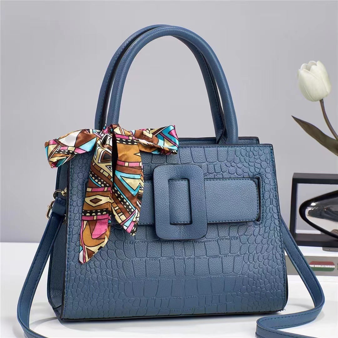 2024 autumn and winter women's bags new fashion large capacity shoulder bag simple atmosphere crocodile pattern messenger bag 