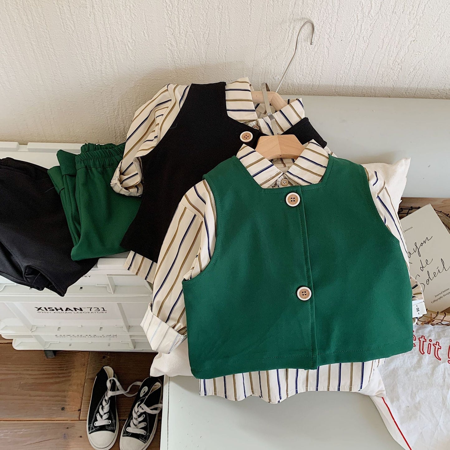 Children's shirt 2024 Bangcheng spring new boy Korean version small retro shirt vertical striped pocket shirt F0042