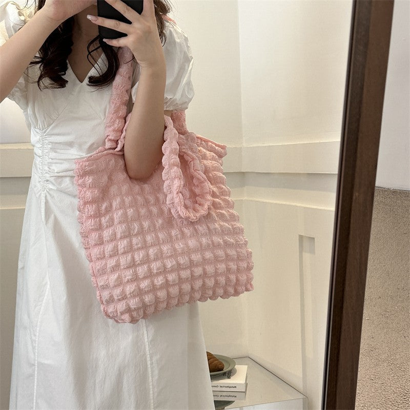 Western-style cloud bubble shoulder bag women 2024 early autumn large capacity pleated bag new underarm bag casual handbag 