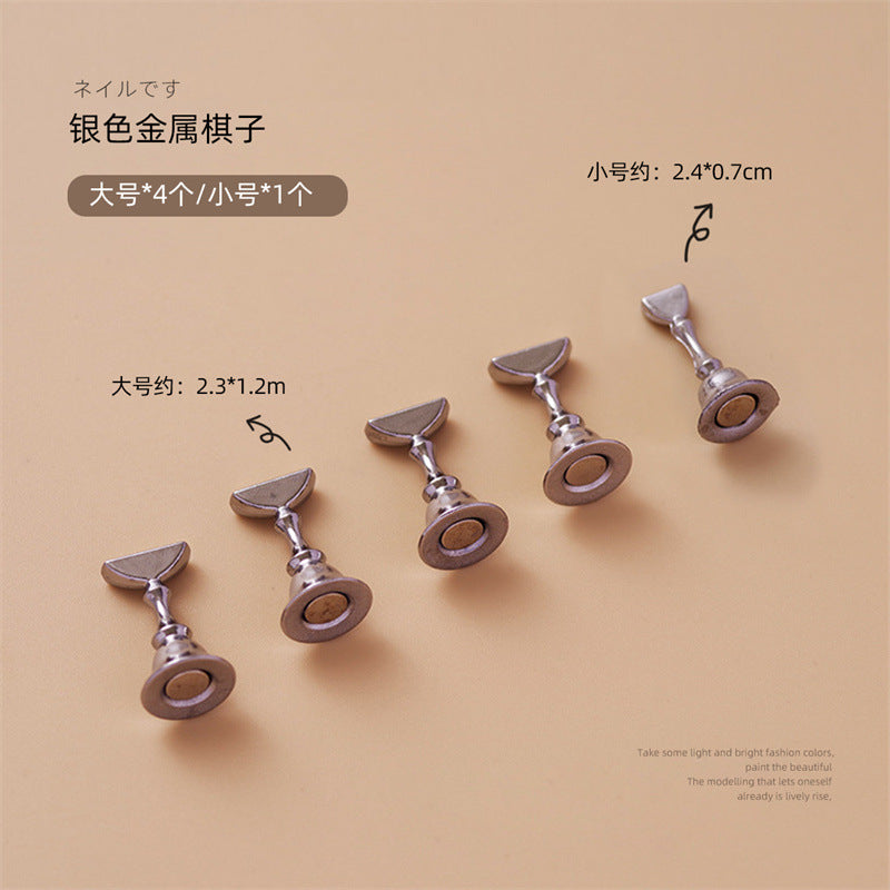 Japanese nail art magnet adsorption chessboard support practice nail support metal chess piece log display stand wear nail art base