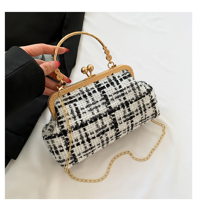 2024 autumn and winter new plaid woven fabric fashion chain trend simple casual shell bag shoulder messenger bag women's bag 