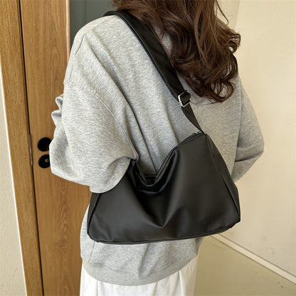 Large capacity bag for women autumn and winter leisure 2024 new simple wide-band shoulder messenger bag fashionable commuter tote bag 