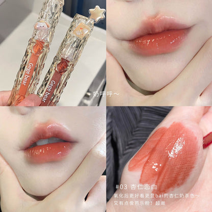 Gege bear crystal clear mirror lip glaze whitens the skin and is not easy to stain the cup. The water mirror autumn and winter red brown lipstick