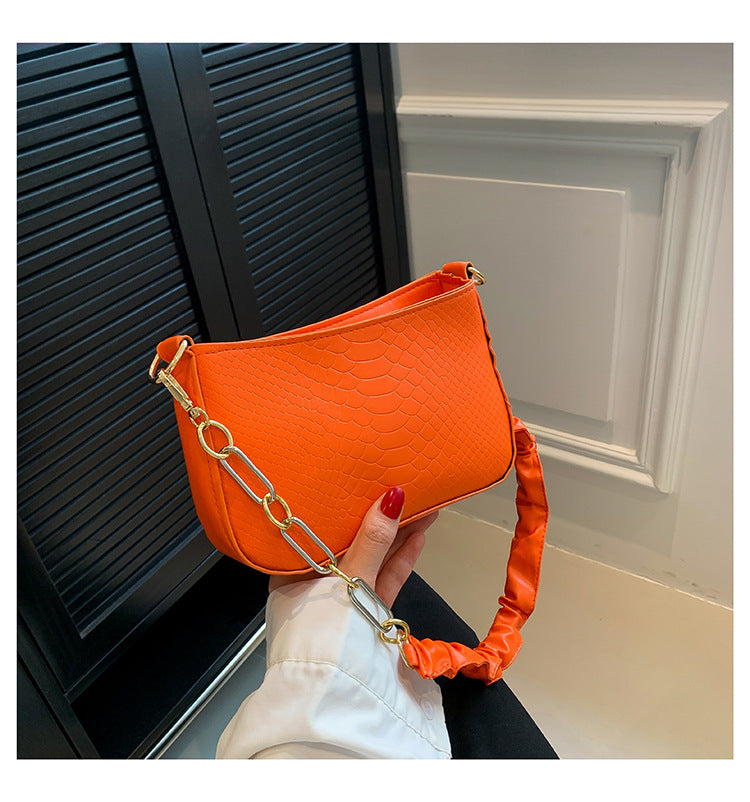 Personalized aesthetic shoulder bag niche trendy messenger bag 2024 autumn new style bag female casual commuting small square bag 