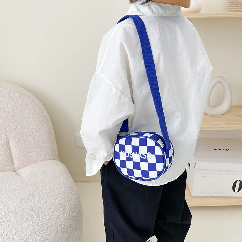 Children's shoulder bag Korean version children's trendy and fashionable checkerboard messenger bag boys and girls baby checkerboard lightweight shoulder bag