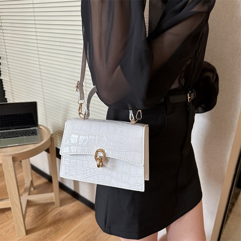 Simple women's bag 2024 early autumn new style fashionable niche high-quality armpit bag trendy and stylish handbag small square bag