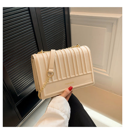 2024 autumn and winter new style bags for women, chain, simple small square bag, casual commuting shoulder bag, fashionable trend messenger bag 